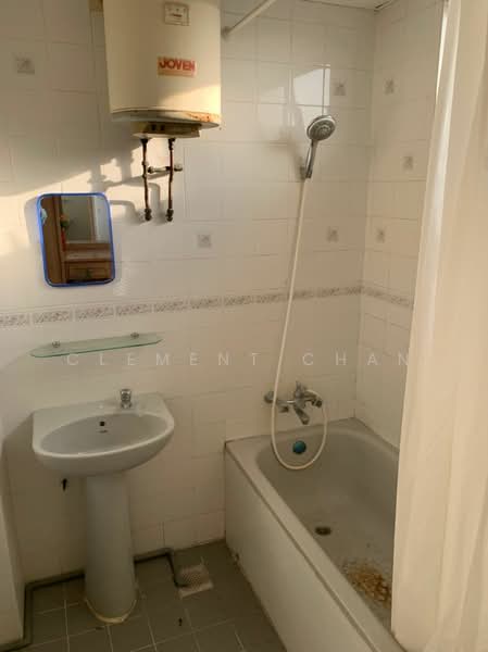 Kondominium untuk Disewa di University Tower - Clement Chan - Bathroom - PropertyGuru.com.my