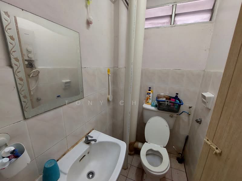 Apartment for Sale at Sinar Bukit Dumbar - Tony Cheah - Bathroom - PropertyGuru.com.my