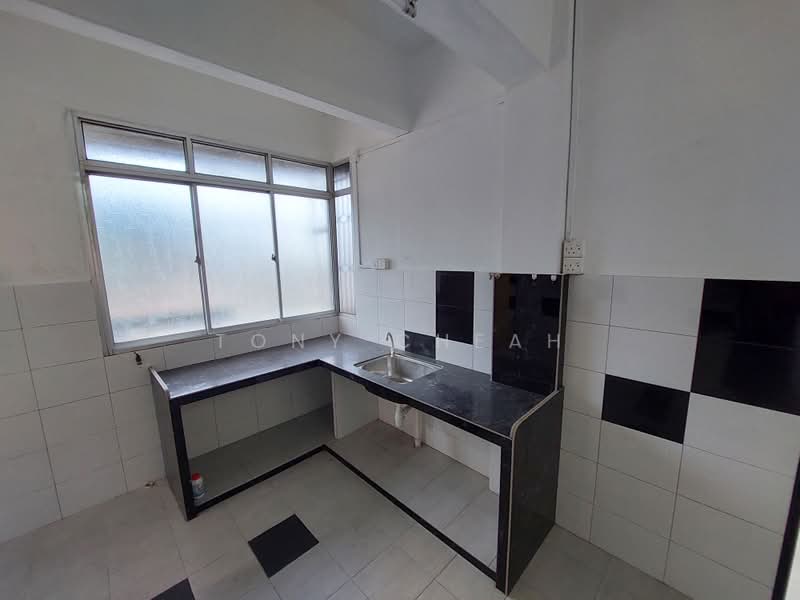 Apartment for Sale at Taman Sri Idaman - Tony Cheah - Kitchen - PropertyGuru.com.my