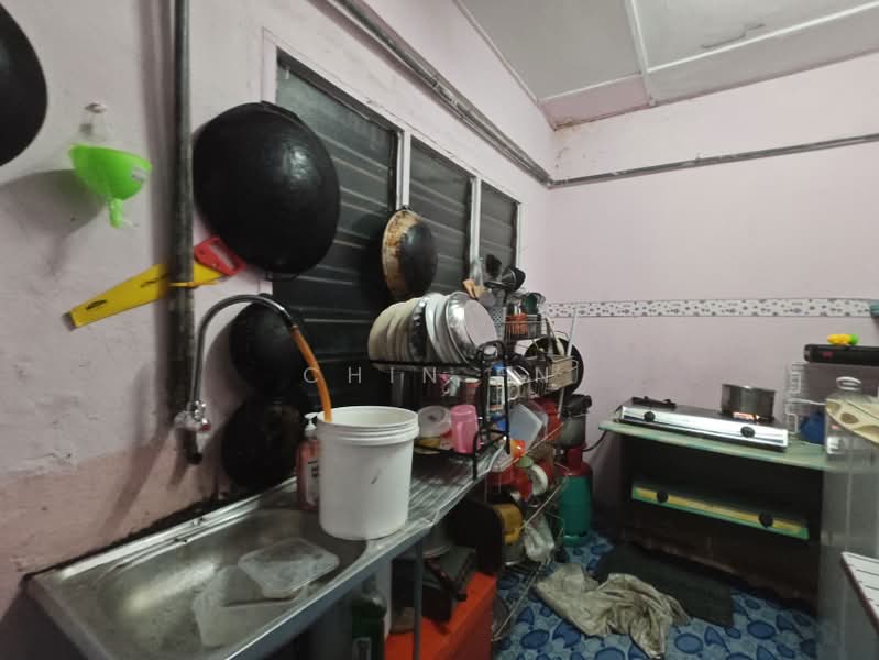 Rumah Flat untuk Dijual di Rumah Pangsa Batu Berendam - CHIN FN - Kitchen - PropertyGuru.com.my