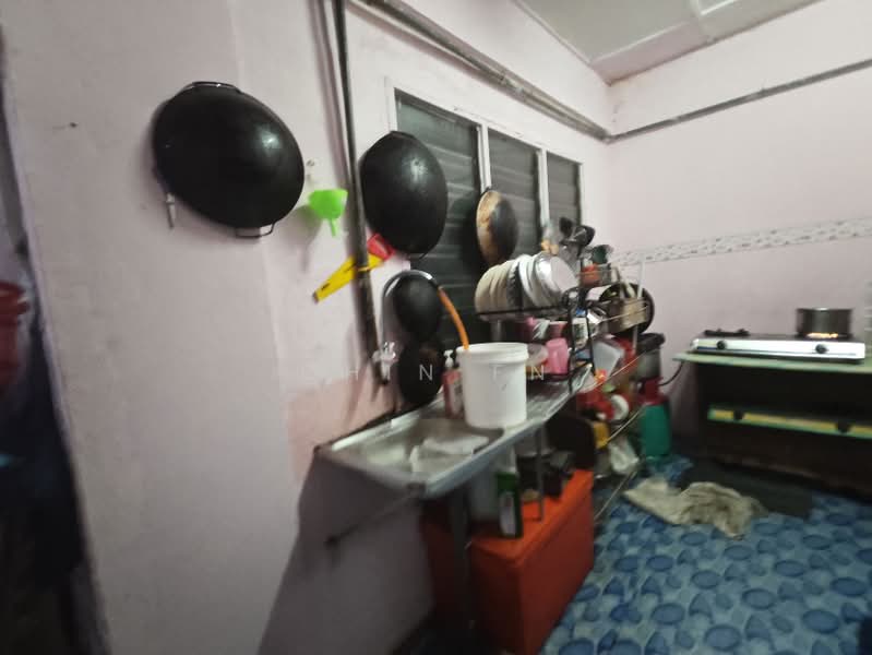 Rumah Flat untuk Dijual di Rumah Pangsa Batu Berendam - CHIN FN - Kitchen - PropertyGuru.com.my