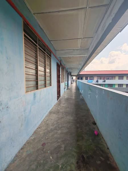 Rumah Flat untuk Dijual di Taman Desa Rakyat Perdana - Azlan Ismail aiproperty - Exterior - PropertyGuru.com.my