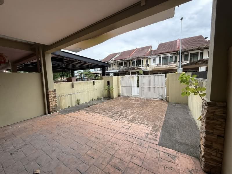 Rumah Teres 3 Tingkat untuk Dijual di Sentosa Villa (Kajang) - Min Goh - PropertyGuru.com.my