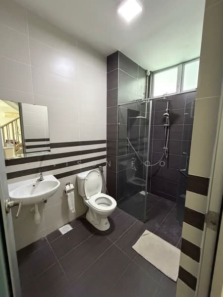 Rumah Bandar untuk Disewa di Taman Sutera Utama (Skudai) - Vison Foo - Bathroom - PropertyGuru.com.my