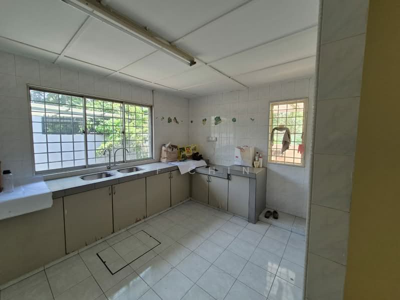 Rumah Teres 2 Tingkat untuk Dijual di Taman Wawasan (Puchong) - SF Chin - Kitchen - PropertyGuru.com.my