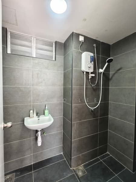 Servis Apartment untuk Dijual di Midas @ Seri Alam - Coco Lee - Bathroom - PropertyGuru.com.my