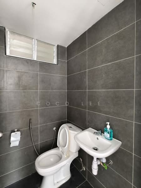 Servis Apartment untuk Dijual di Midas @ Seri Alam - Coco Lee - Bathroom - PropertyGuru.com.my