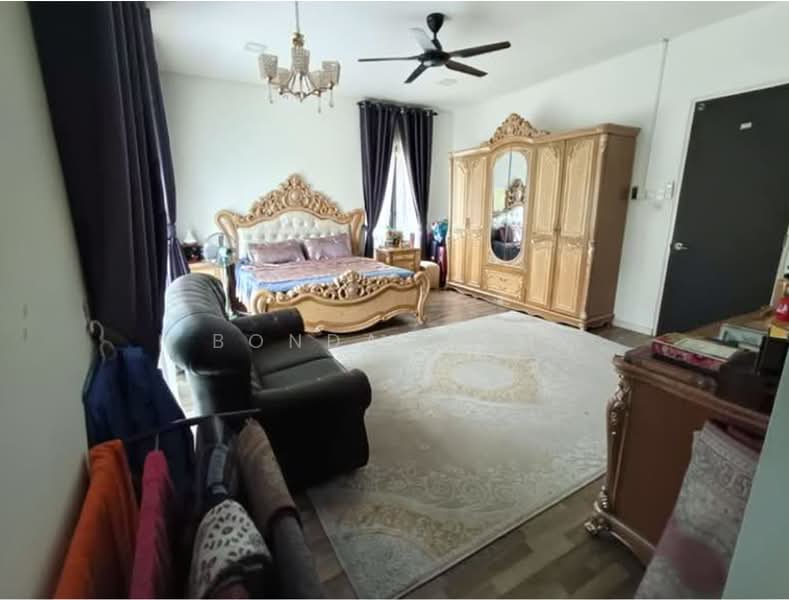 Semi-Detached House for Sale in Subang Bestari (Shah Alam) - Bonda Noni - Master Bedroom - PropertyGuru.com.my