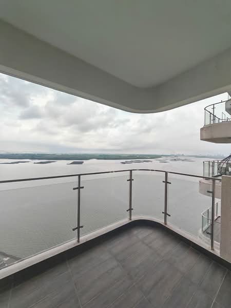 Kondominium untuk Disewa di Bay Laurel @ Country Garden Danga Bay - Vison Foo - Balcony - PropertyGuru.com.my