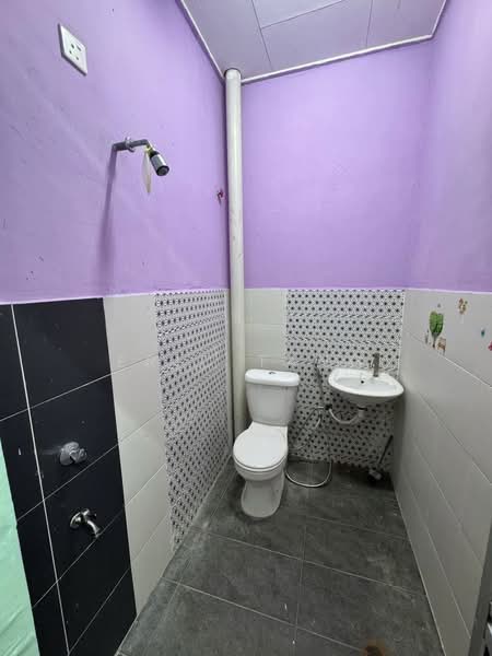 1-storey Terraced House for Rent in Taman Sri Saujana (Kota Tinggi) - Eric Tang - Bathroom - PropertyGuru.com.my
