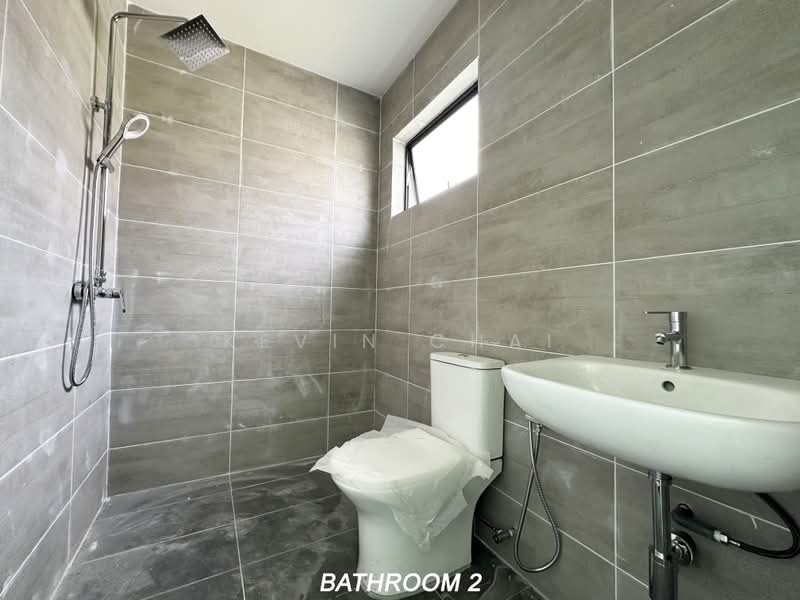 Rumah Berkembar untuk Dijual di Taman Puncak Kampar (Kampar) - Kevin Chai - Bathroom - PropertyGuru.com.my