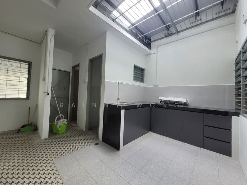 Rumah Teres 2 Tingkat untuk Disewa di Pulau Tikus (Penang) - Rainny Wong - Kitchen - PropertyGuru.com.my