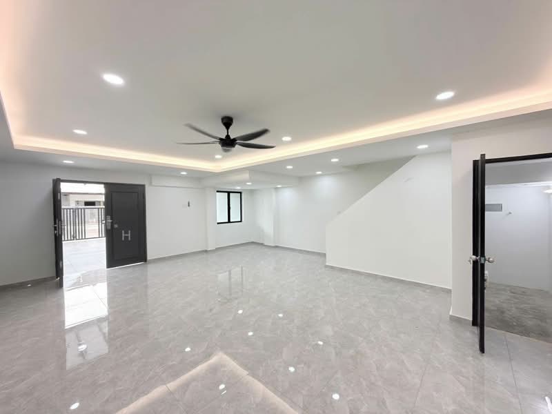 Rumah Teres 2 Tingkat untuk Dijual di Permas Jaya (Johor Bahru) - Han Yong Ang - Living Room - PropertyGuru.com.my