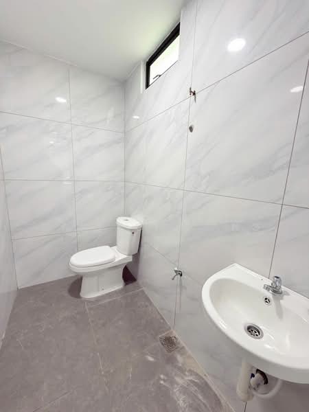 Rumah Teres 2 Tingkat untuk Dijual di Permas Jaya (Johor Bahru) - Han Yong Ang - Bathroom - PropertyGuru.com.my