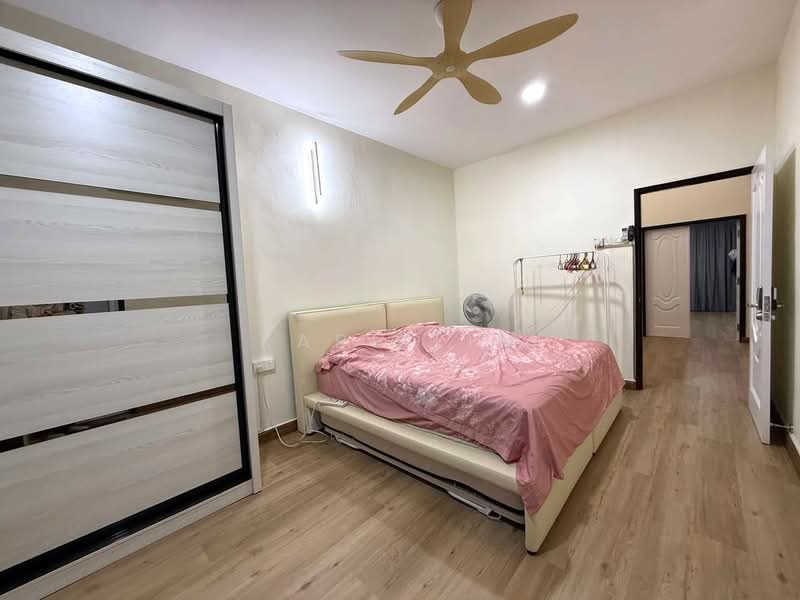 Rumah Teres 2 Tingkat untuk Dijual di Bandar Indahpura (Kulai) - Karl Lim - Bedroom - PropertyGuru.com.my