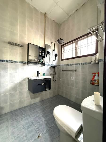 Rumah Teres 2 Tingkat untuk Dijual di Bandar Indahpura (Kulai) - Karl Lim - Bathroom - PropertyGuru.com.my