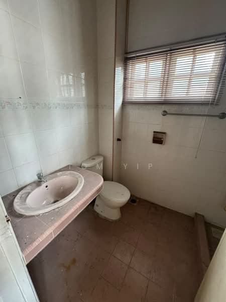 Bungalow for Sale in Bandar Country Homes (Rawang) - Tom Yip - Bathroom - PropertyGuru.com.my