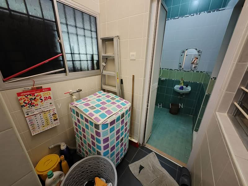 Rumah Teres 2 Tingkat untuk Dijual di Taman Saikat (Ipoh) - Vincent Chin - Bathroom - PropertyGuru.com.my