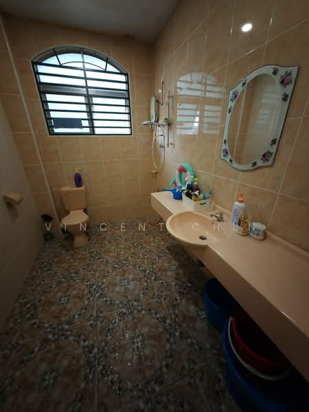 Rumah Teres 2 Tingkat untuk Dijual di Taman Saikat (Ipoh) - Vincent Chin - Bathroom - PropertyGuru.com.my
