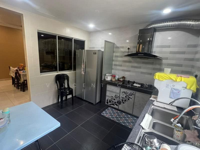 Rumah Teres 2 Tingkat untuk Dijual di Taman Saikat (Ipoh) - Vincent Chin - Kitchen - PropertyGuru.com.my