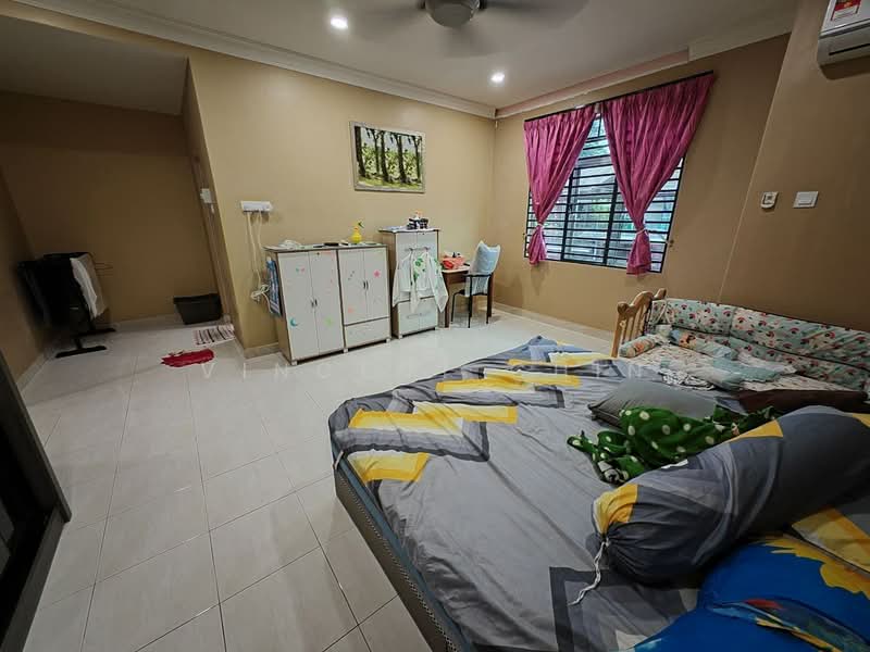 Rumah Teres 2 Tingkat untuk Dijual di Taman Saikat (Ipoh) - Vincent Chin - Bedroom - PropertyGuru.com.my