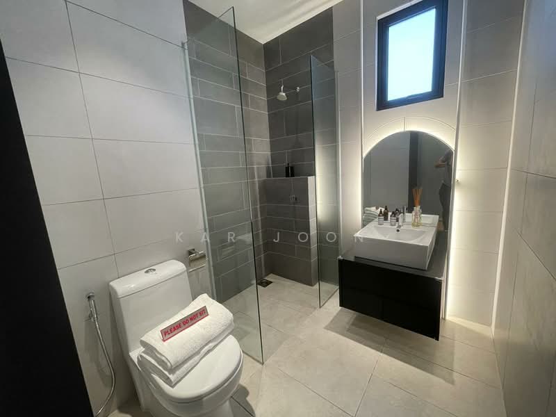 Kediaman Servis untuk Disewa di M Centura - Kar Joon - Bathroom - PropertyGuru.com.my