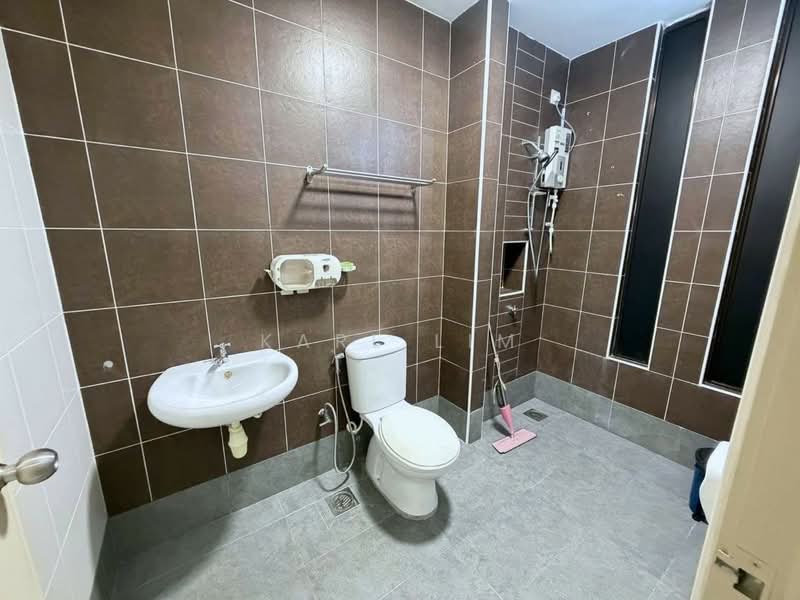 Rumah Kluster untuk Dijual di Taman Adda Heights (Tebrau) - Karl Lim - Bathroom - PropertyGuru.com.my
