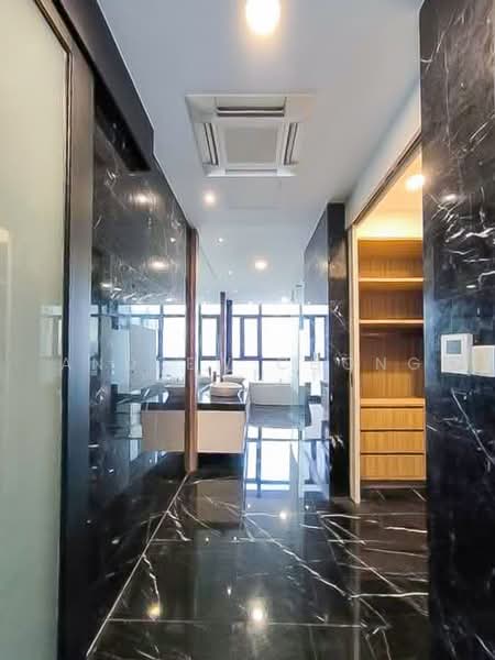 Kondominium untuk Dijual di Setia V Residences - Andrew Chong - Corridor - PropertyGuru.com.my