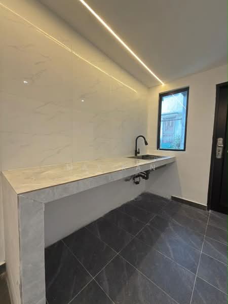 Rumah Teres 2 Tingkat untuk Dijual di Masai (Johor) - Max Kan - Kitchen - PropertyGuru.com.my