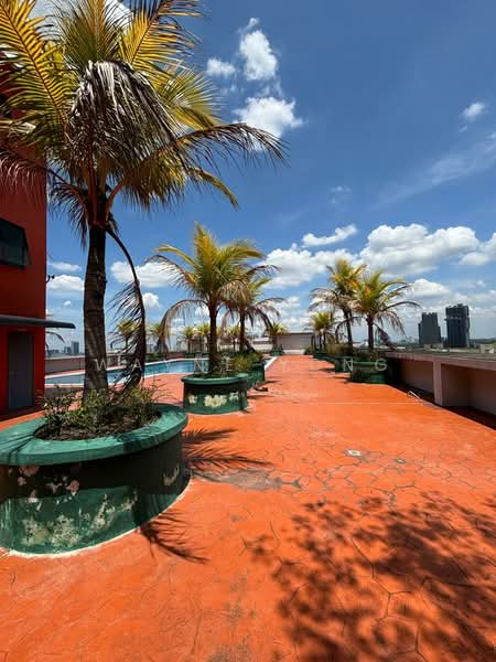 Servis Apartment untuk Disewa di Boulevard 51 - Wayne Yong - Pool - PropertyGuru.com.my