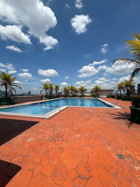 Servis Apartment untuk Disewa di Boulevard 51 - Wayne Yong - Pool - PropertyGuru.com.my