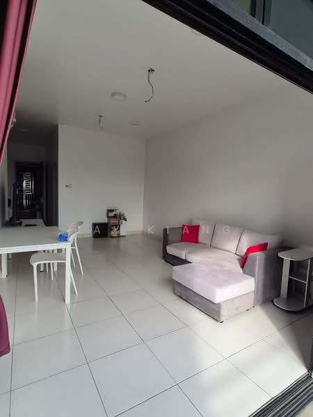 Apartment for Sale at Setia Tropika - Ray Kiang - Living Room - PropertyGuru.com.my