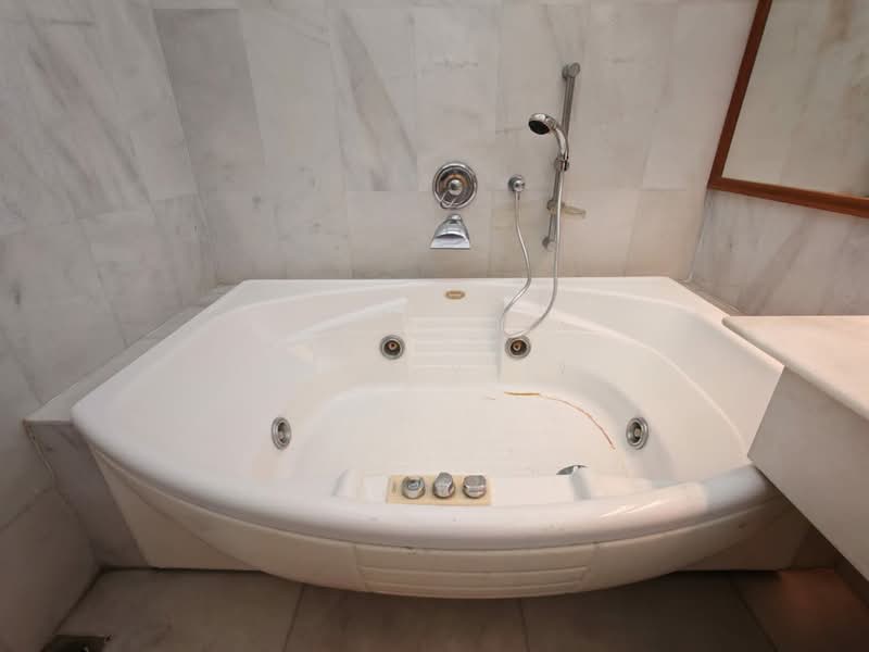 Kondominium untuk Dijual di Mont Kiara Pelangi - Sin Yee - Bathroom - PropertyGuru.com.my