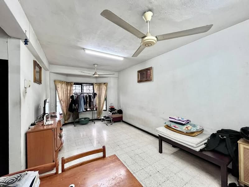 Pangsapuri untuk Dijual di Bayview Court - Zarema Kulbuzheva - Living Room - PropertyGuru.com.my