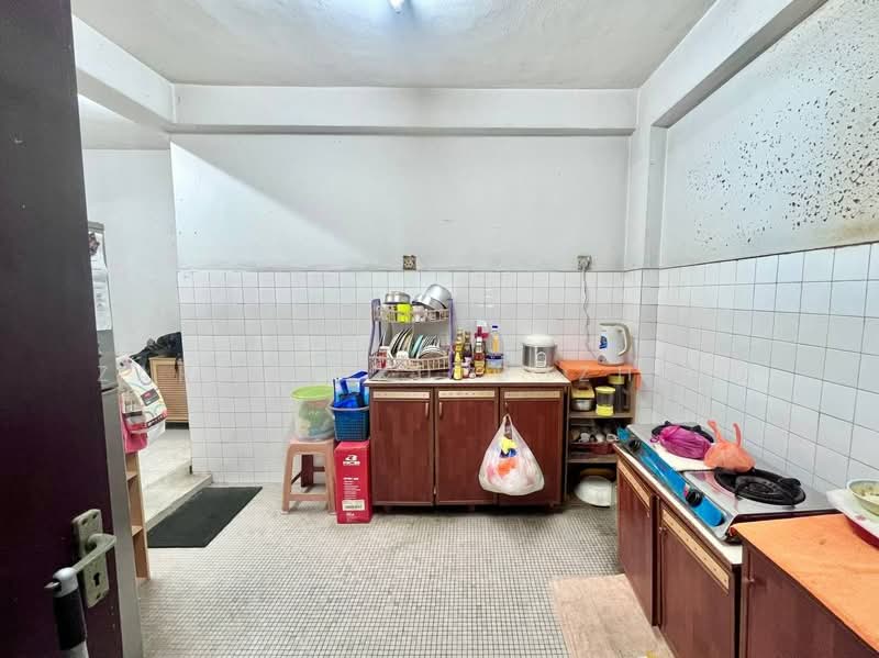 Pangsapuri untuk Dijual di Bayview Court - Zarema Kulbuzheva - Kitchen - PropertyGuru.com.my
