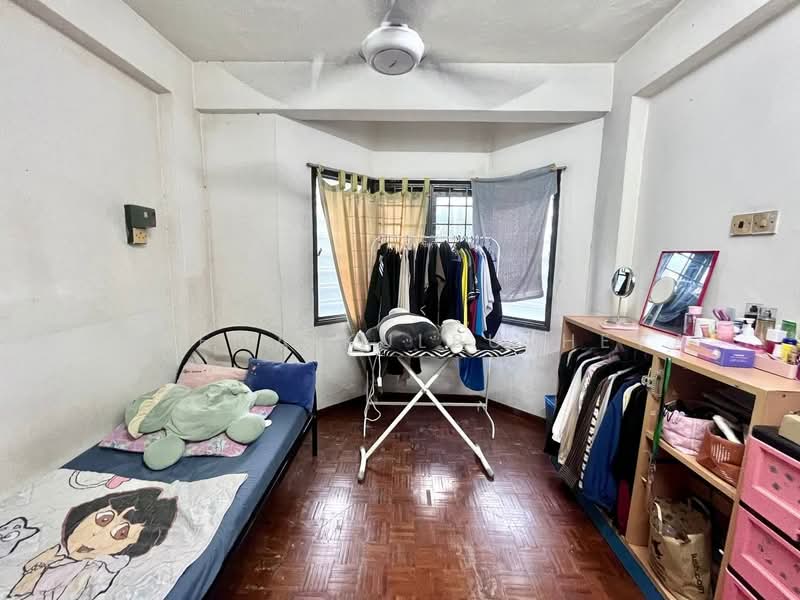 Pangsapuri untuk Dijual di Bayview Court - Zarema Kulbuzheva - Bedroom - PropertyGuru.com.my