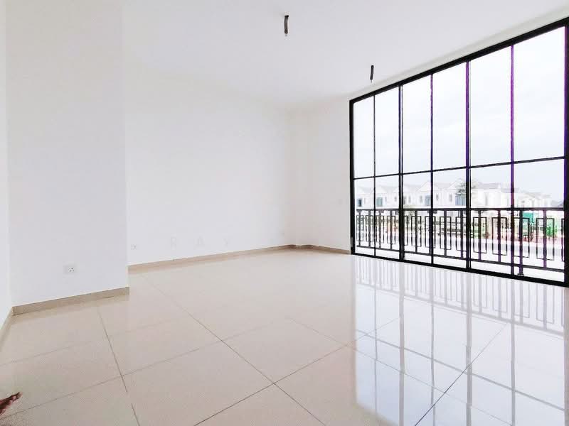 Rumah Teres 2 Tingkat untuk Dijual di Bandar Seri Alam (Masai) - Ray Kiang - Living Room - PropertyGuru.com.my