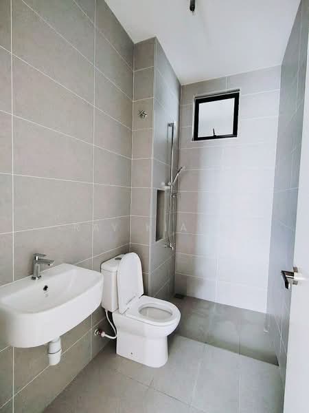 Rumah Teres 2 Tingkat untuk Dijual di Bandar Seri Alam (Masai) - Ray Kiang - Bathroom - PropertyGuru.com.my