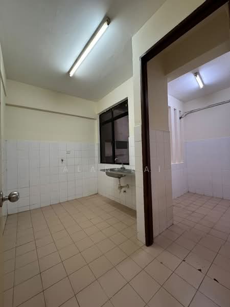 Condominium for Sale at Cyberia Smart Homes - Alan Lai - Kitchen - PropertyGuru.com.my