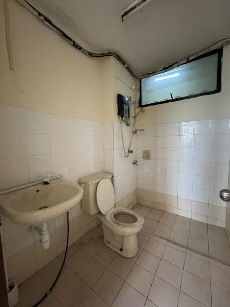 Condominium for Sale at Cyberia Smart Homes - Alan Lai - Bathroom - PropertyGuru.com.my