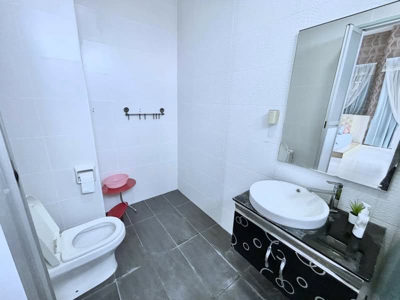 Cluster House for Sale in Setia Tropika (Johor Bahru) - Karl Lim - Bathroom - PropertyGuru.com.my