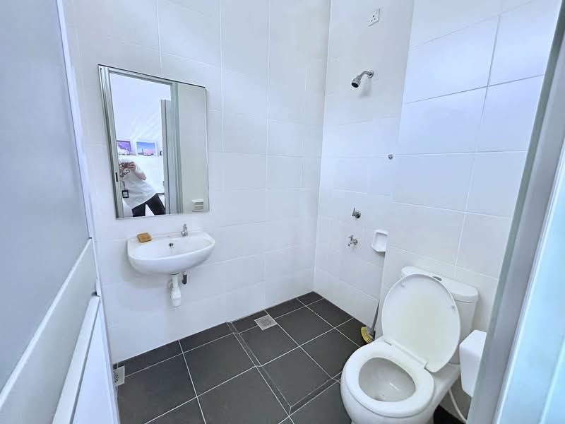 Cluster House for Sale in Setia Tropika (Johor Bahru) - Karl Lim - Bathroom - PropertyGuru.com.my
