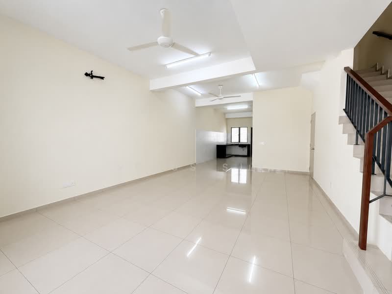 Rumah Teres 2 Tingkat untuk Disewa di Bandar Rimbayu (Telok Panglima Garang) - Venus Sim - Living Room - PropertyGuru.com.my