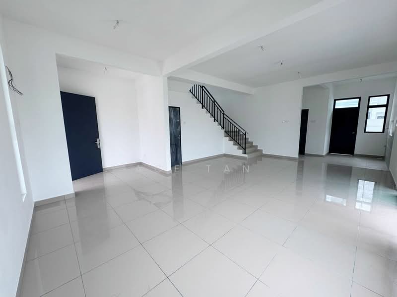 Rumah Teres 2 Tingkat untuk Dijual di Taman Austin Duta (Tebrau) - Ace Tan - Living Room - PropertyGuru.com.my