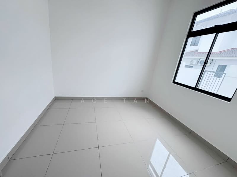 Rumah Teres 2 Tingkat untuk Dijual di Taman Austin Duta (Tebrau) - Ace Tan - Bedroom - PropertyGuru.com.my