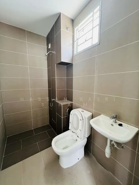Rumah Teres 2 Tingkat untuk Dijual di Hulu Langat (Selangor) - Hassan Basri Suhaimi - Bathroom - PropertyGuru.com.my