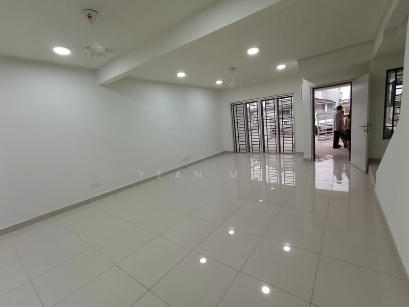 2-storey Terraced House for Rent in Taman Kundang Jaya (Rawang) - Yean Ma - Living Room - PropertyGuru.com.my