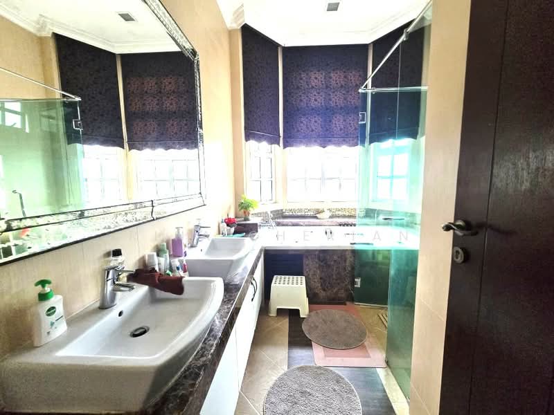 Bungalow for Sale in Perdana Lakeview East (Cyberjaya) - Rina Cherian - Bathroom - PropertyGuru.com.my