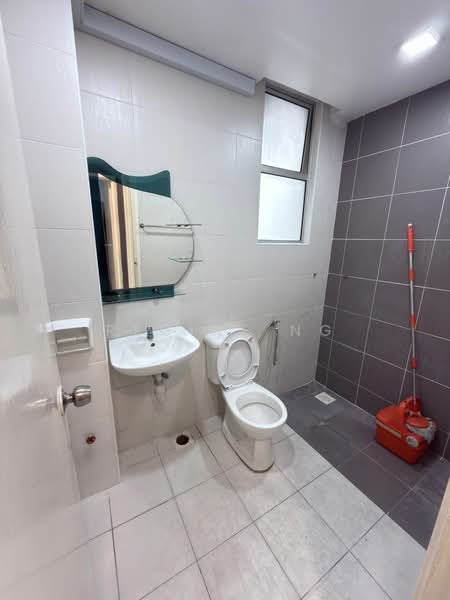 Pangsapuri untuk Disewa di Bayu Puteri 3 - Regine Ng - Bathroom - PropertyGuru.com.my