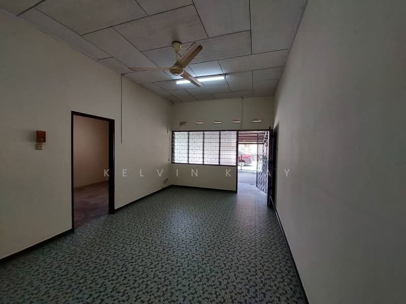 Rumah Teres 1 Tingkat untuk Dijual di Taman Abad (Johor Bahru) - Kelvin Koay - Living Room - PropertyGuru.com.my